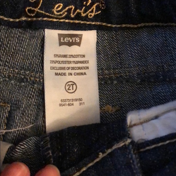 Children’s place tee shirt and Levi kids pants - Picture 4 of 5